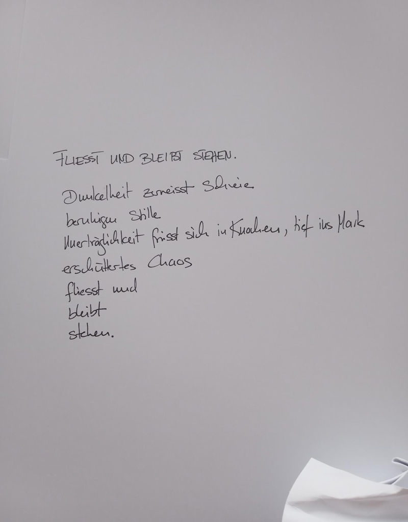 fliesst und bleibt stehen. Die Worte zum Gemälde.
